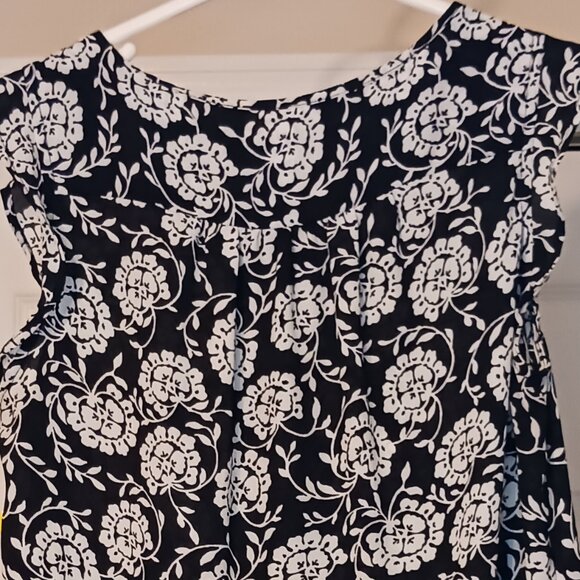 #207 3/$18 - Loft Black/White Tank Top Size XS - Picture 6 of 6